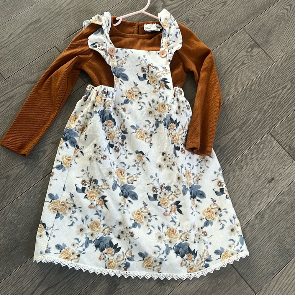 Little girls dress - Picture 2 of 3